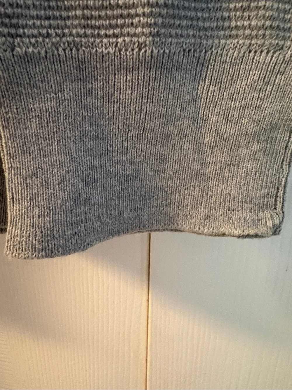618 J. Crew Men’s Light Gray Crewneck Sweater